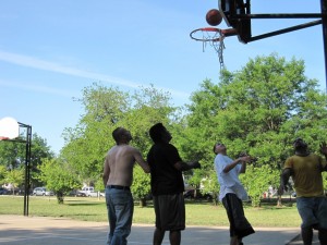 Canon SD880, June 19, 2012, Kilbourn Park, Chicago, Basketball, Waiting to Rebound