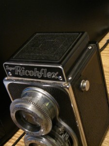 Ricohflex, Two of Four Screws